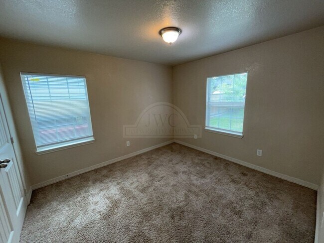 Building Photo - 1603 Massey St