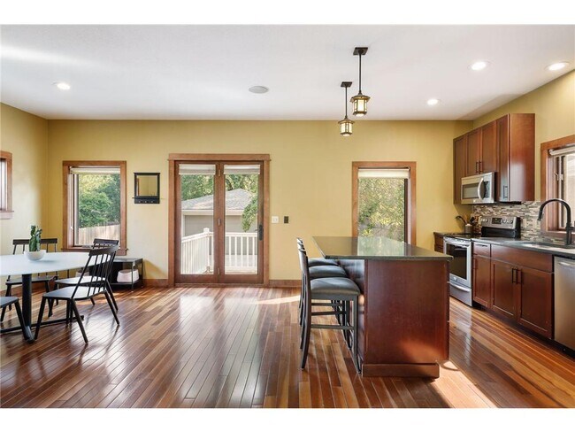 Building Photo - 2313 Cole Ave SE