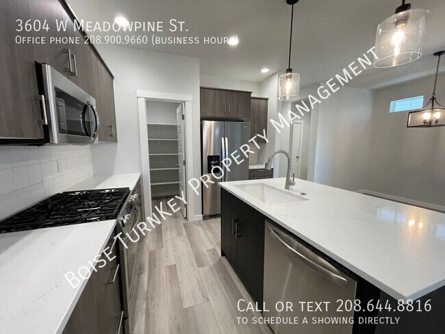 Building Photo - 3604 W Meadowpine St