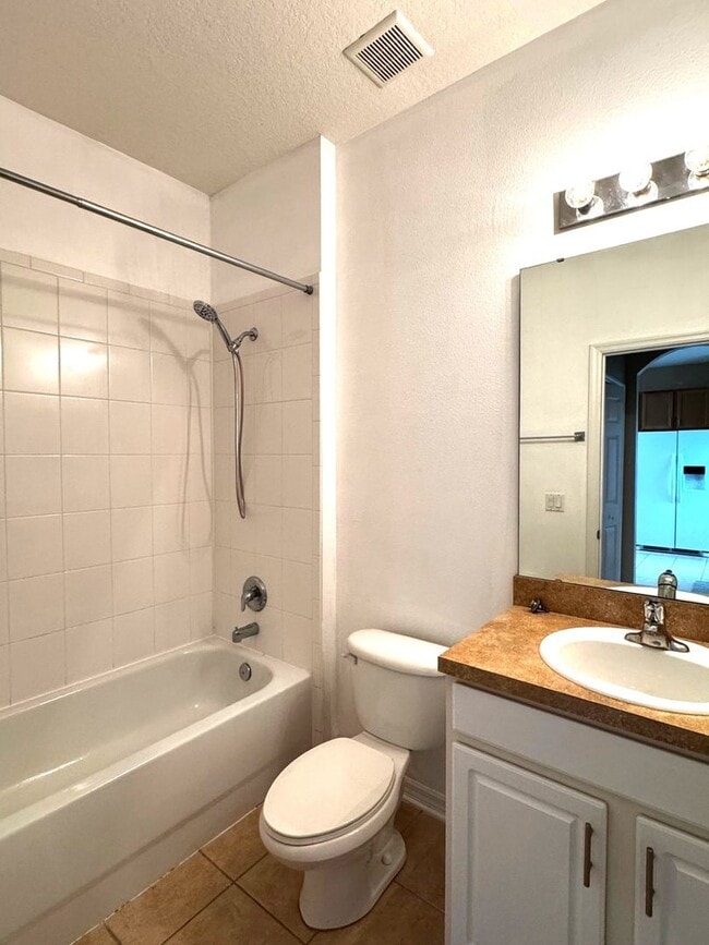 Building Photo - AVALON PARK 3br 3ba townhouse in Northwest...