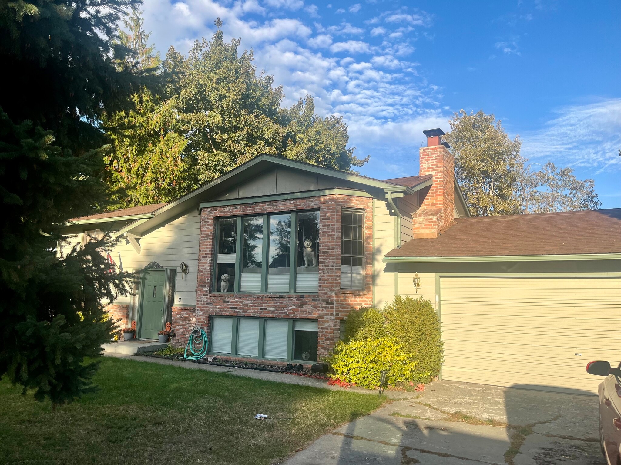 Building Photo - 2028 N Havichur Loop