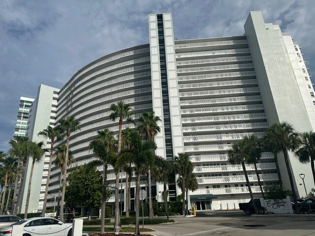 Building Photo - 2000 S Ocean Dr