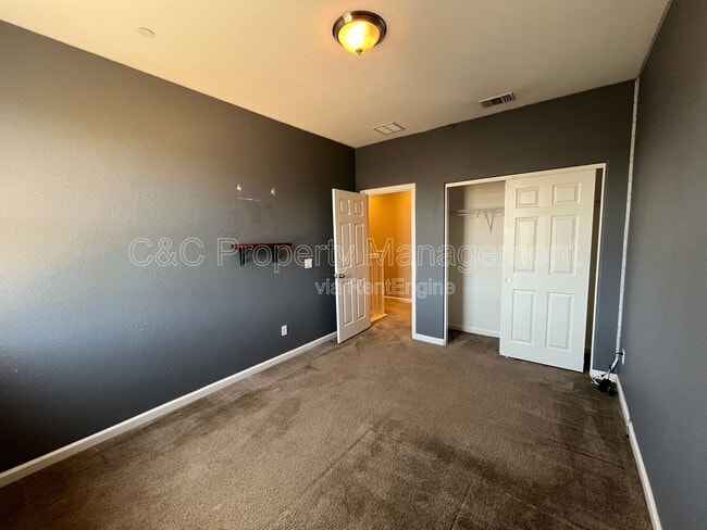 Building Photo - 440 Red Lion Way
