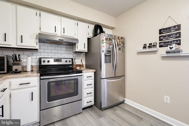 Building Photo - 9308 Canterbury Riding