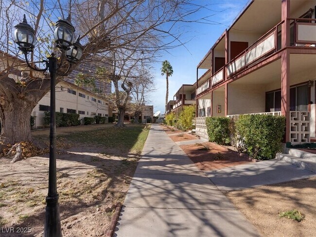Building Photo - 350 E Desert Inn Rd