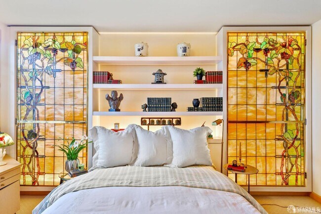 Building Photo - 1150 Sacramento St