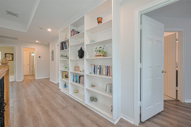 Building Photo - 1413 Whispering Pines Dr