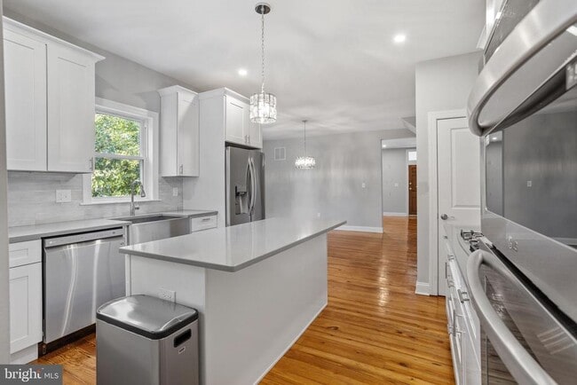 Building Photo - 142 Snyder Pl