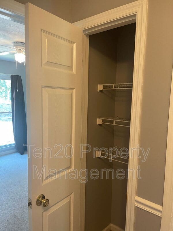 Building Photo - 707 Lee Rd 437