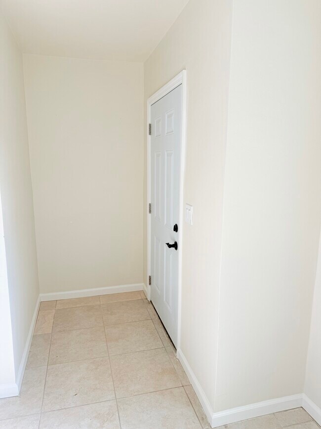 Building Photo - 7000 Hibiscus Ave S