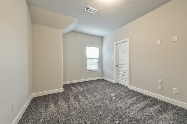 Building Photo - 16526 Whiteoak Canyon Dr