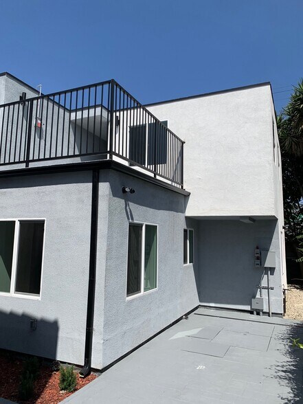 Building Photo - 1346 S Mansfield Ave