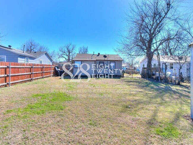 Building Photo - AVAILABLE NOW! Super Cute 2 Bed/1 Bath with HUGE backyard in Bethany!