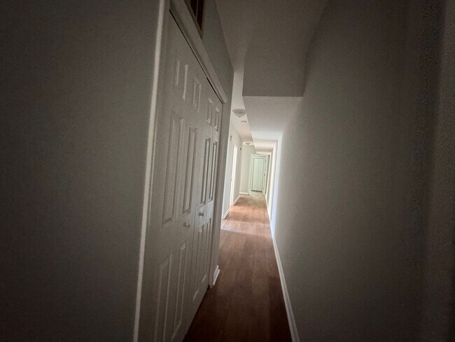 Building Photo - 1018 S 52nd St