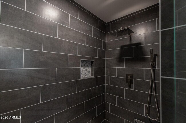 Building Photo - 1224 E Campus Dr