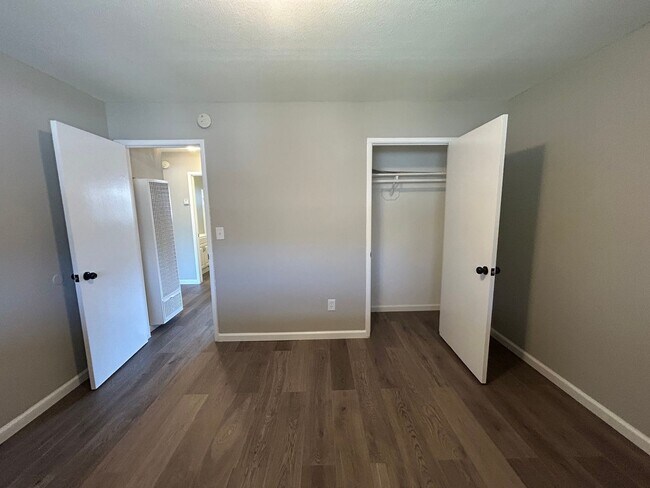 Building Photo - 816 Sutter Ave