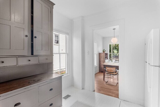 Building Photo - 1915 County Hwy 6