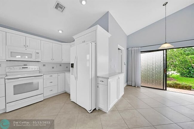 Building Photo - 23316 Water Cir
