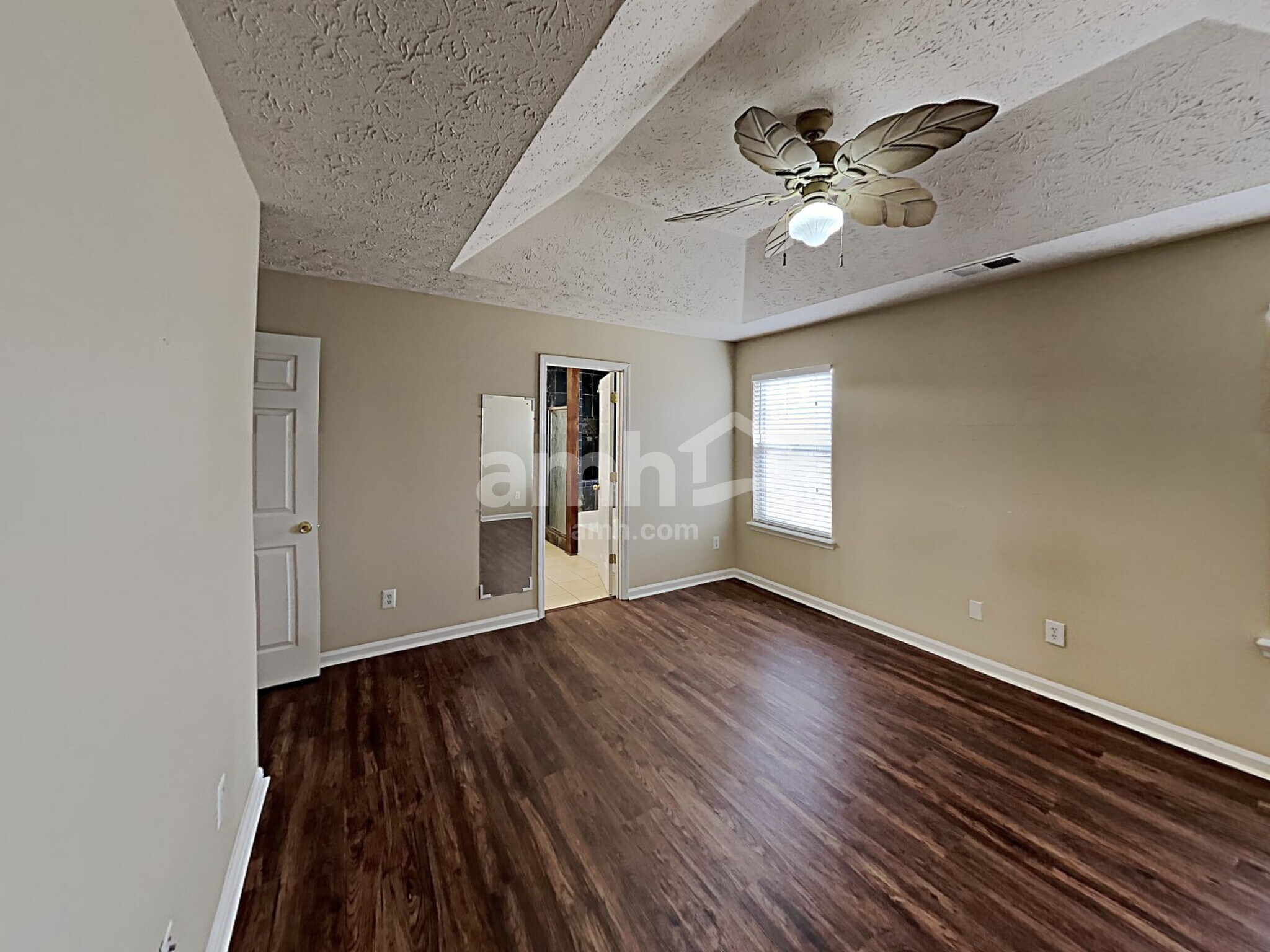 Building Photo - 4855 Lake Park Ter