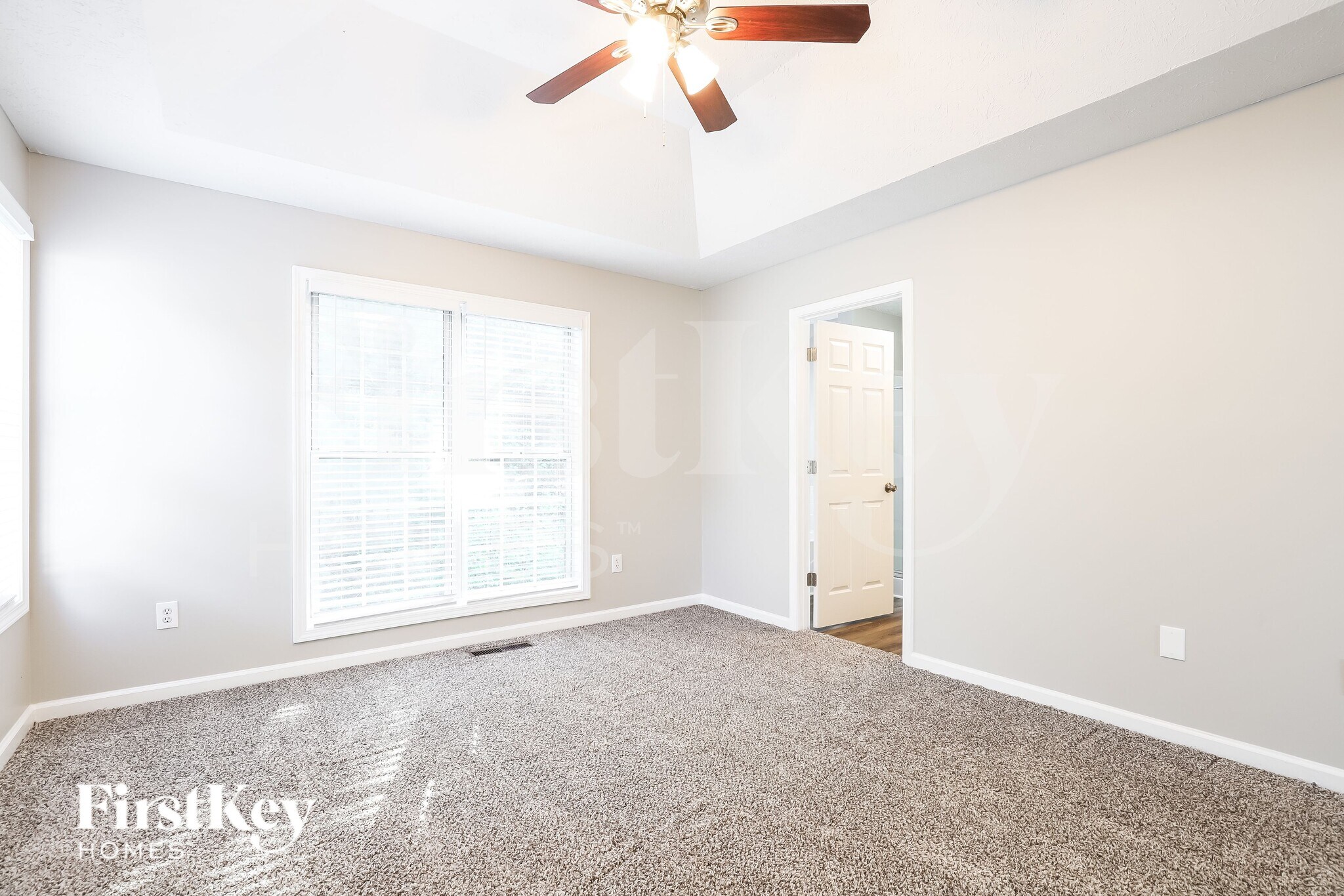Building Photo - 3640 Palisade Park Dr