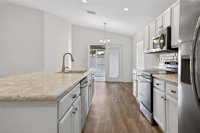 Building Photo - 522 Pentas Ln