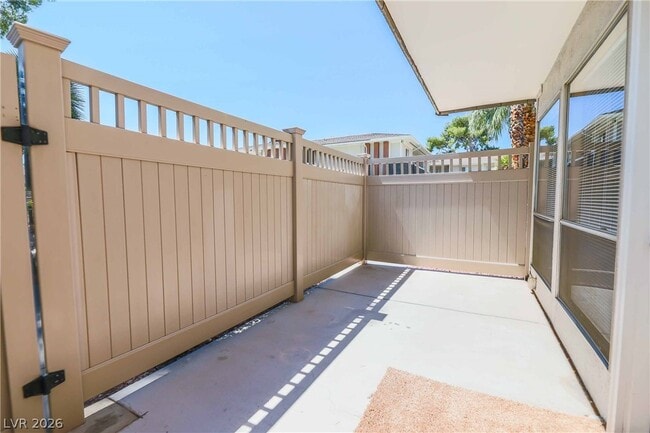 Building Photo - 683 Oakmont Ave