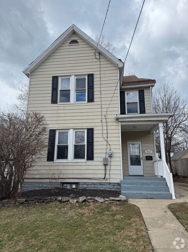 Building Photo - CHEVIOT:  Adorable 3 bed 1.5 bath 2 story ...