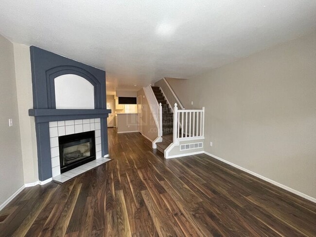 Building Photo - 8262 S Fillmore Way