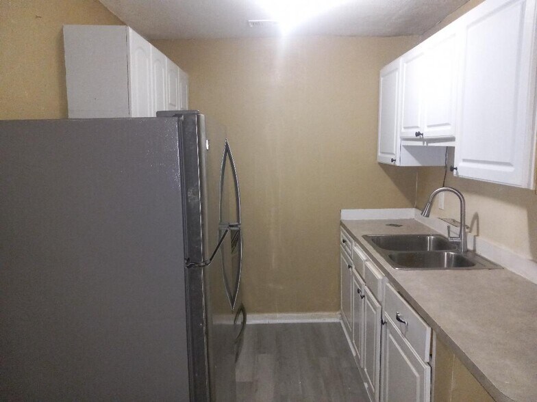 Building Photo - 7909 50th Ave N