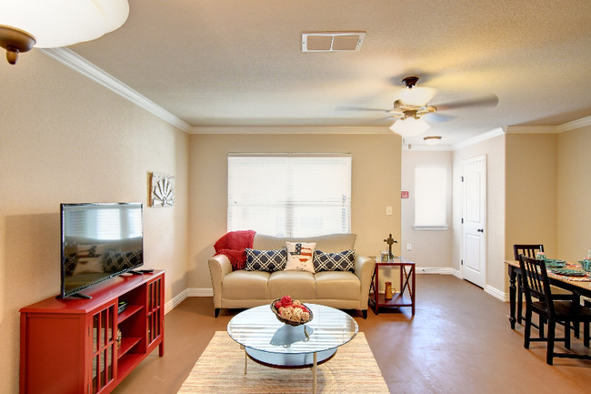 Building Photo - Lillian Street Townhomes
