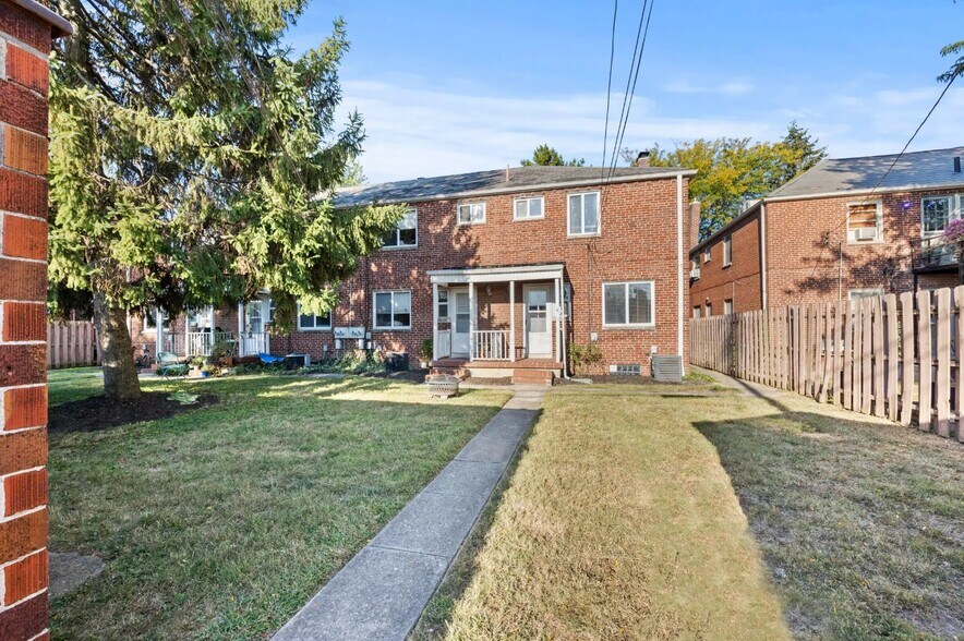 Building Photo - 1656-1662 Northwest Blvd