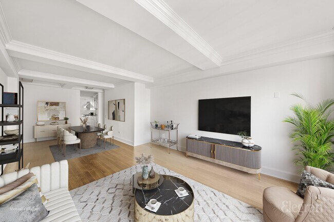 Building Photo - 28 E 10th St