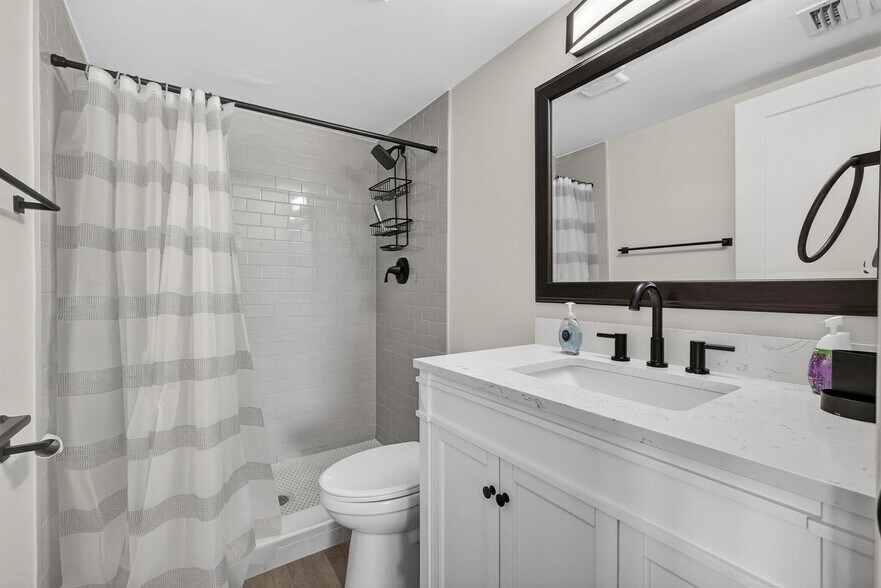 Building Photo - 1110 Green Pine Blvd