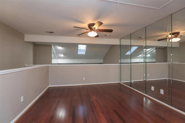 Building Photo - 16800 Sugar Pine Dr