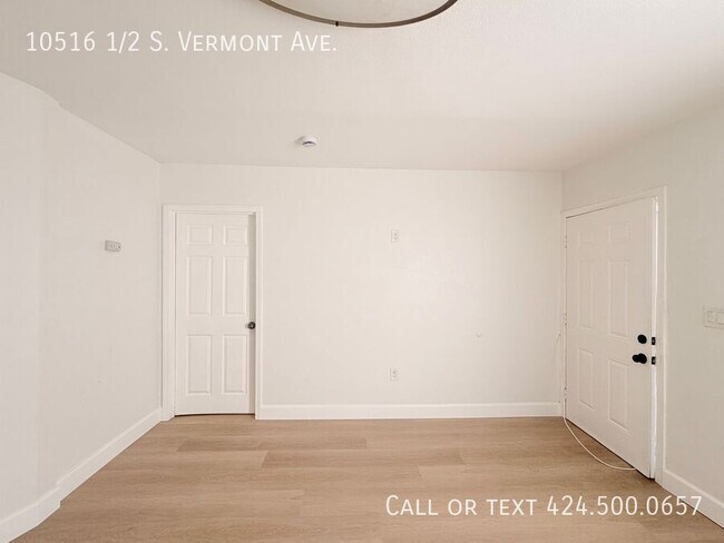Building Photo - 10516 1/2 S. Vermont Ave.-