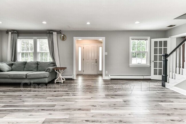 Building Photo - 3529 Woodburn Rd