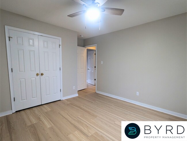 Building Photo - 14955 Featherchase Dr