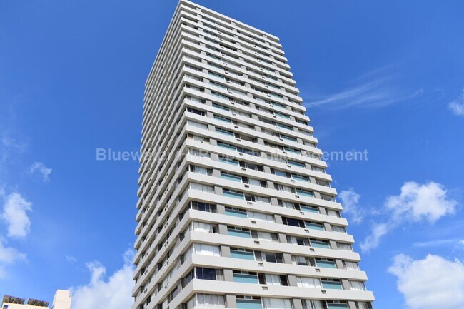 Building Photo - Five Regents - Studio w/ full kitchen, 1 prkg. (Salt Lake)