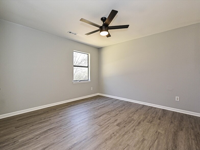 Building Photo - 6455 Tivoli Ct