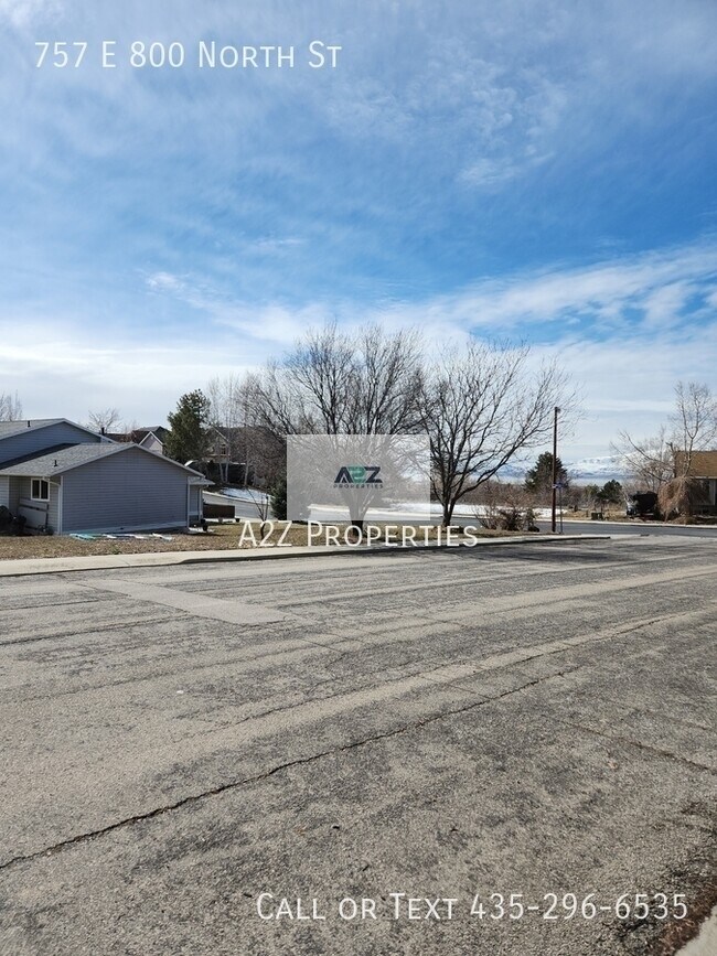 Building Photo - 757 E 800 N St