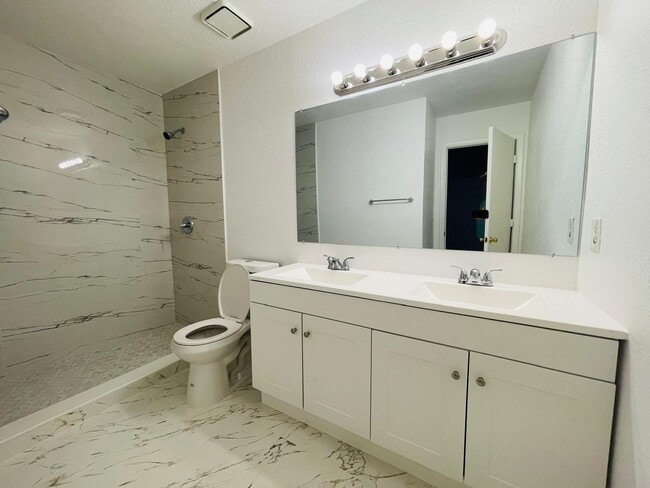 Building Photo - 4758 Sunny Palm Cir