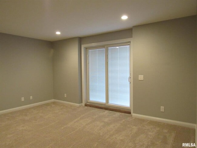 Building Photo - 1659 Celtic