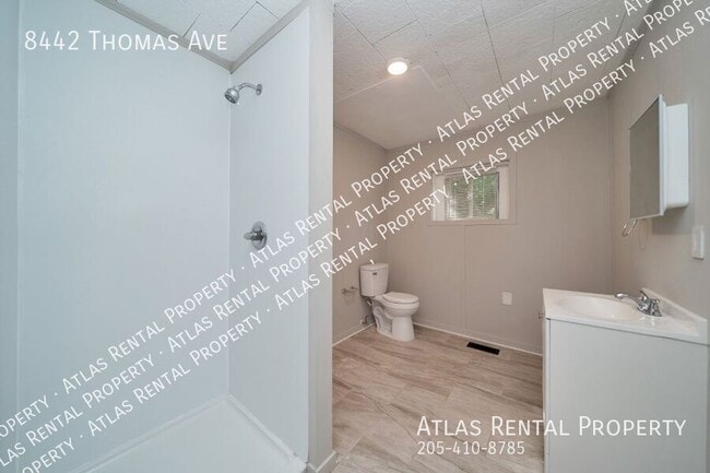 Building Photo - 8442 Thomas Ave