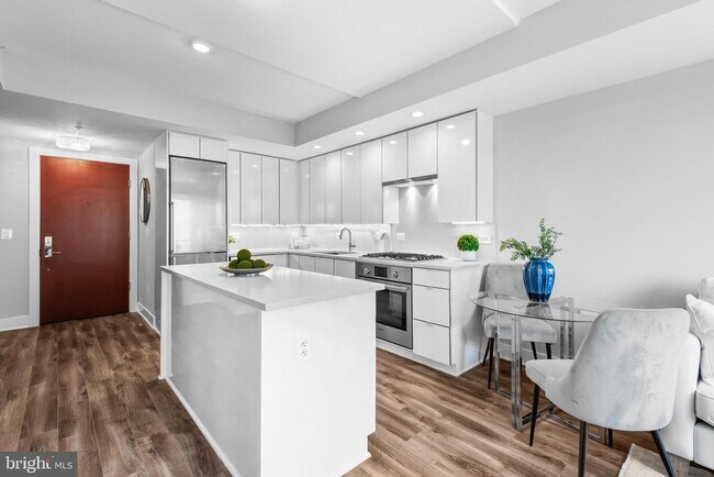 Building Photo - 1311 13th St NW