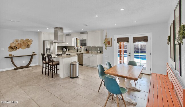 Building Photo - 779 Clay Ct