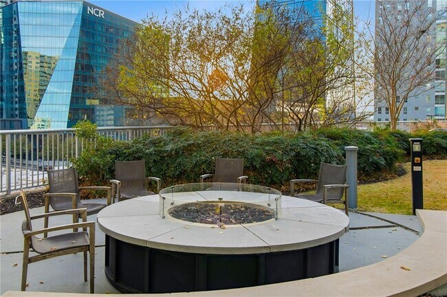 Building Photo - 44 Peachtree Pl NE