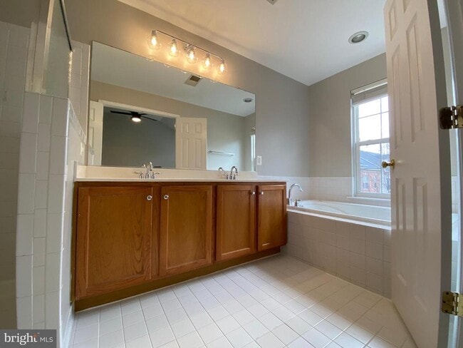 Building Photo - 4929 Chaste Tree Pl