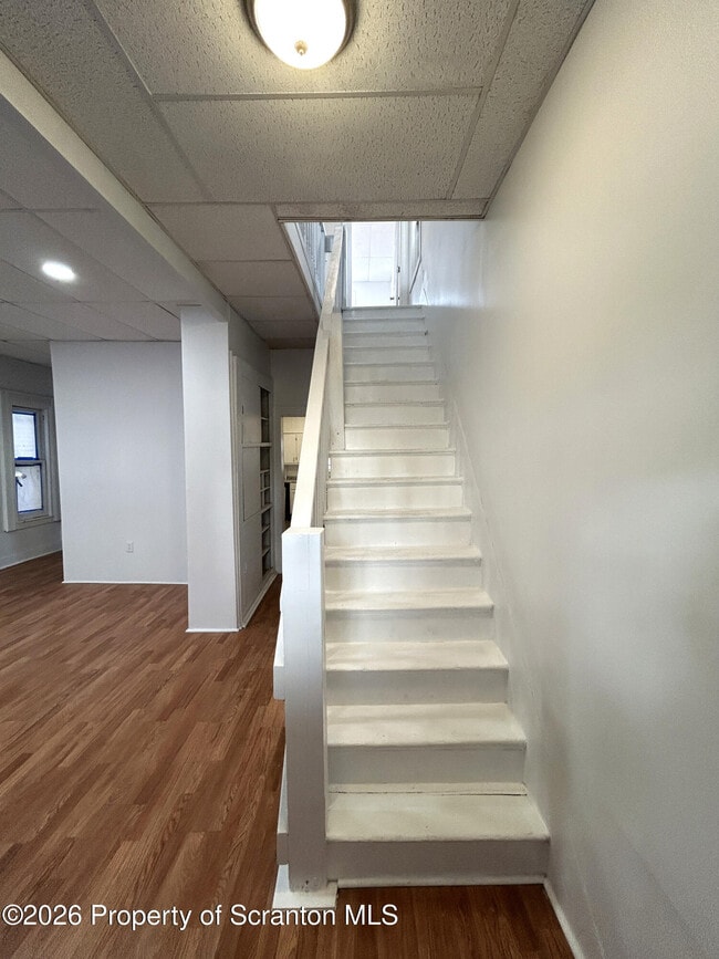 Building Photo - 210 N Bromley Ave