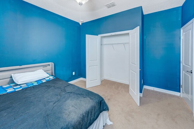 Building Photo - 13156 Green Violet Dr
