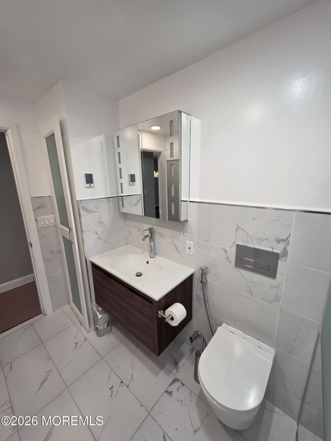 Building Photo - 71 Newark Pl